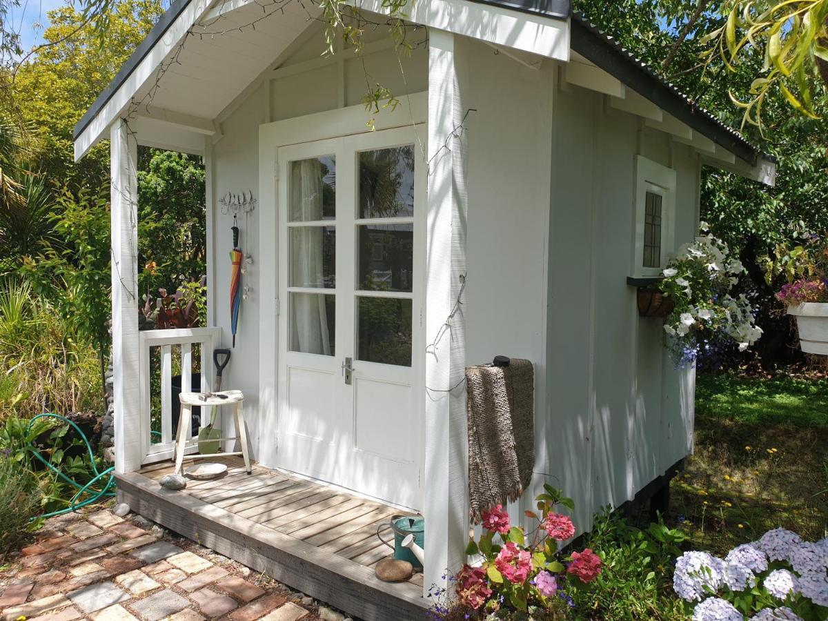 Cabins On Tudor Bed & Breakfast 摩图伊卡 外观 照片