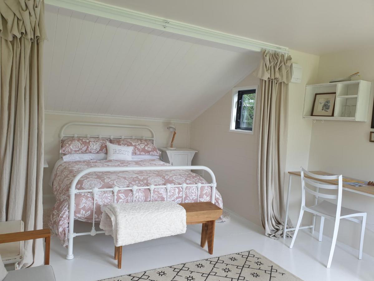 Cabins On Tudor Bed & Breakfast 摩图伊卡 外观 照片