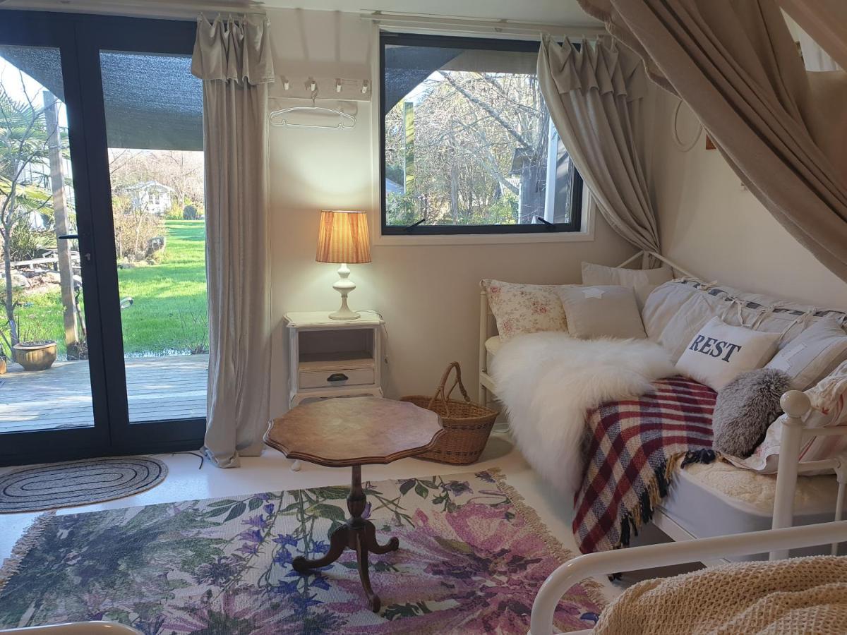 Cabins On Tudor Bed & Breakfast 摩图伊卡 外观 照片
