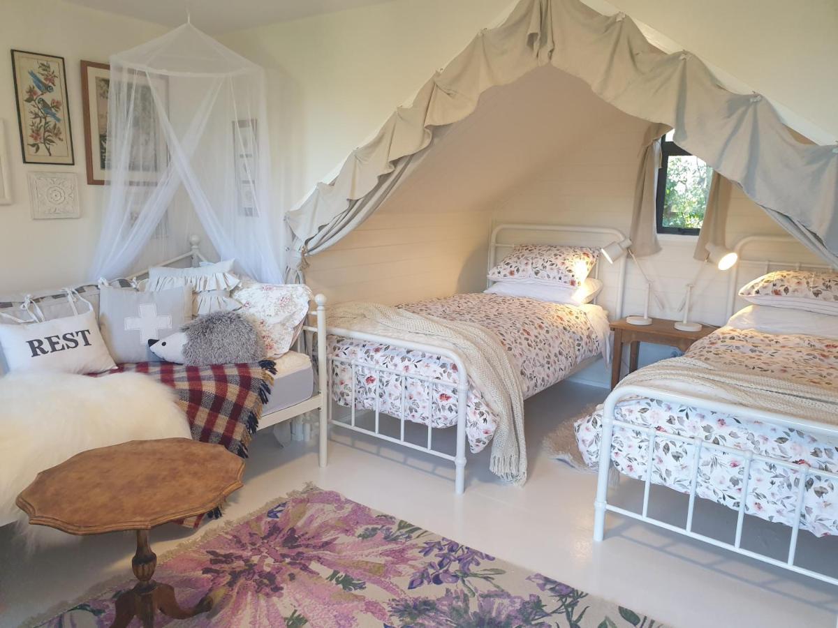 Cabins On Tudor Bed & Breakfast 摩图伊卡 外观 照片