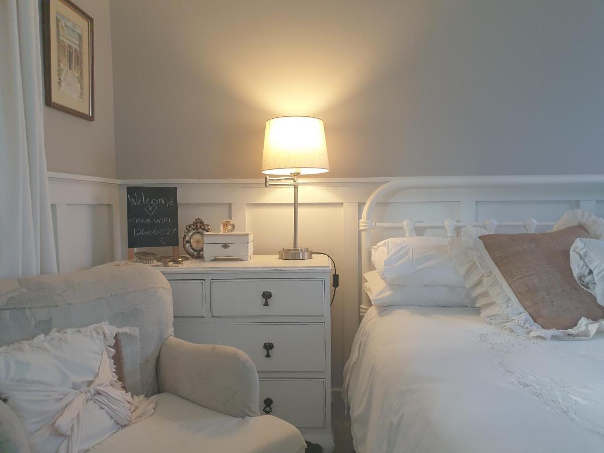 Cabins On Tudor Bed & Breakfast 摩图伊卡 外观 照片
