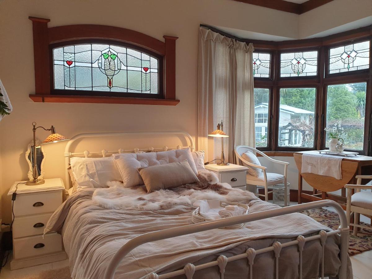 Cabins On Tudor Bed & Breakfast 摩图伊卡 外观 照片