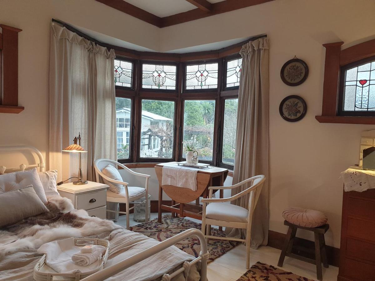 Cabins On Tudor Bed & Breakfast 摩图伊卡 外观 照片
