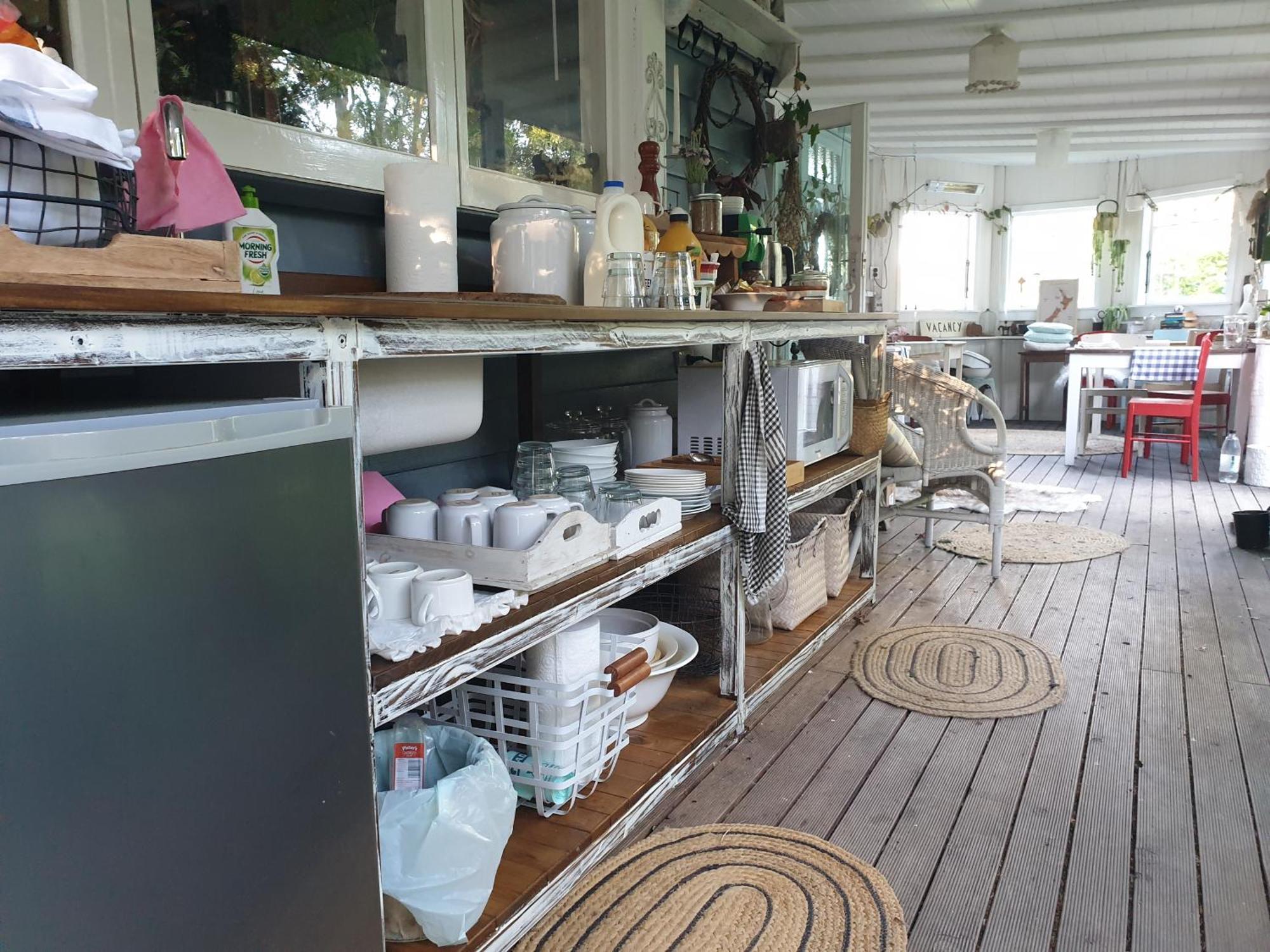 Cabins On Tudor Bed & Breakfast 摩图伊卡 外观 照片
